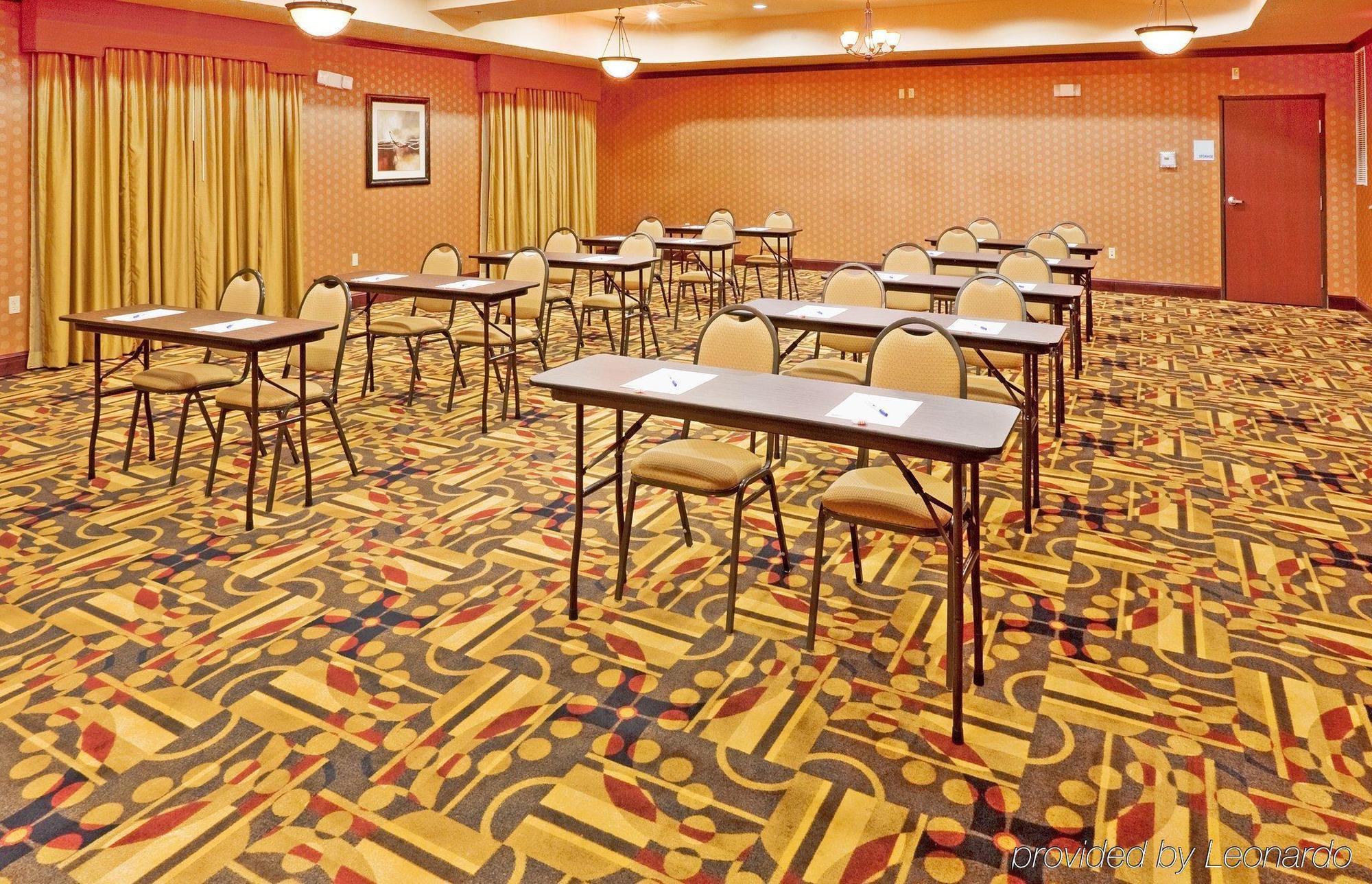 Holiday Inn Express Hotel And Suites Altus By Ihg Удобства фото
